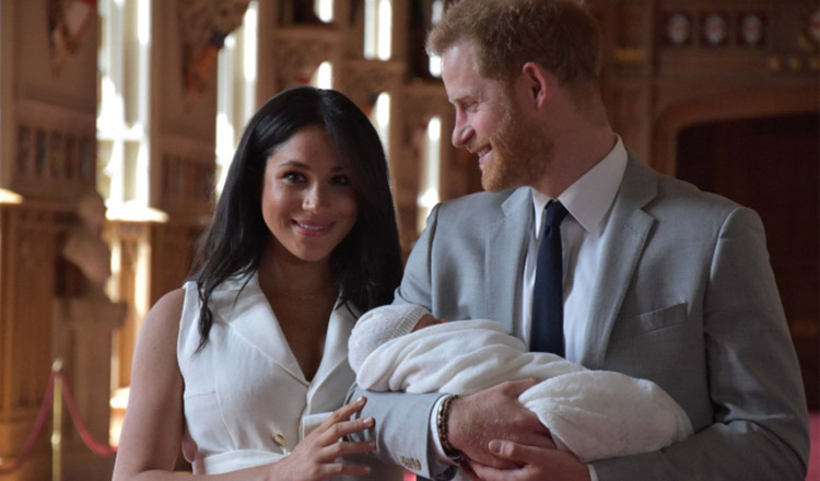 Se caută dădacă pentru bebelușul prințului Harry și al lui Meghan Markle