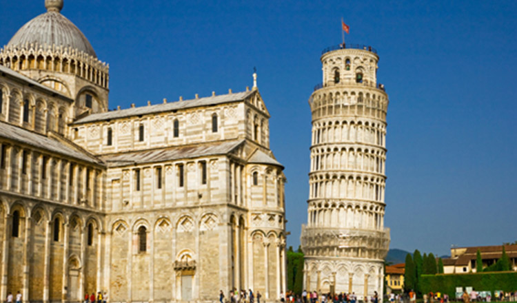 Te-ai intrebat vreodata de ce este inclinat Turnul din Pisa?