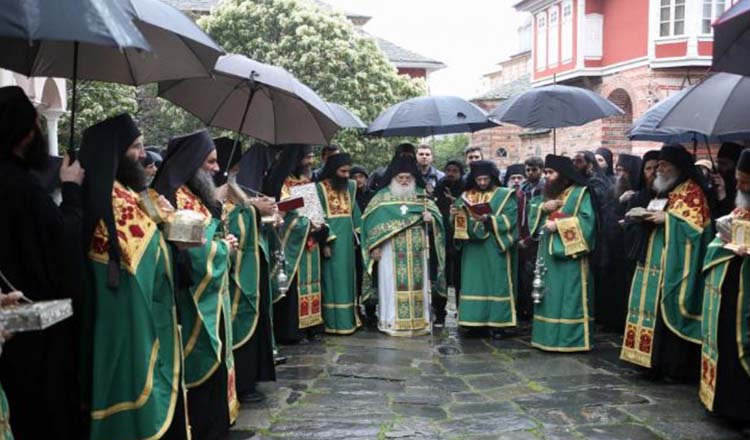 Toți monahii din Sfântul Munte Athos s-au rugat pentru încetarea pandemiei