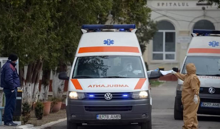 Un medic de pe ambulanță a fost luat la bătaie pentru că a ajuns târziu la un caz