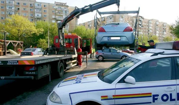 Arunci gunoiul pe geam, rămâi fără mașină! Poliția îți va confisca autoturismul!