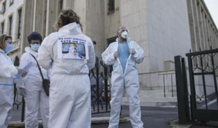 Protest in plina pandemie de coronavirus. Medicii au iesit in strada