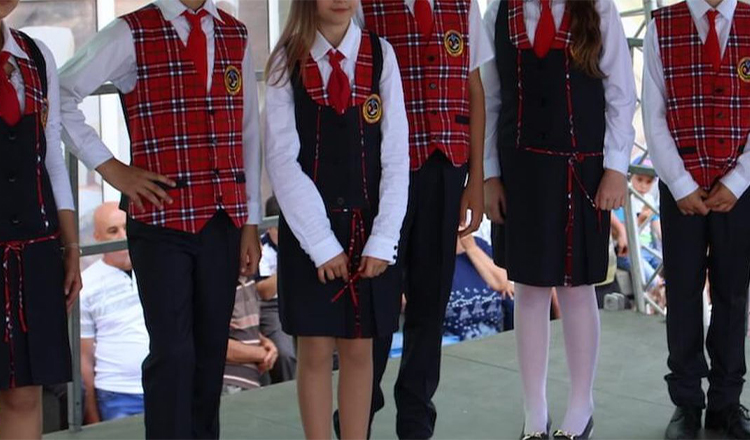 Sorin Cîmpeanu vrea uniformă pentru toți elevii români: ”Trebuie să fie diferită de la o școală la alta”