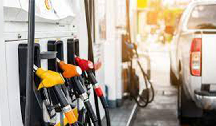 Ce se întâmplă cu prețul combustibilului după 1 octombrie! Decizia e la Guvern
